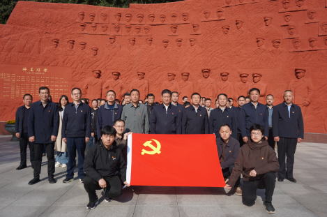 市交通局开展清明节祭扫活动